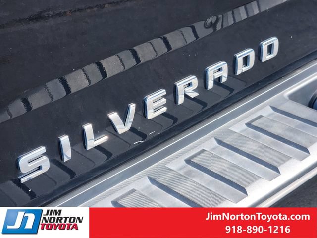 Used 2018 Chevrolet Silverado 1500 Custom w/ Custom Value Package RWD image 12