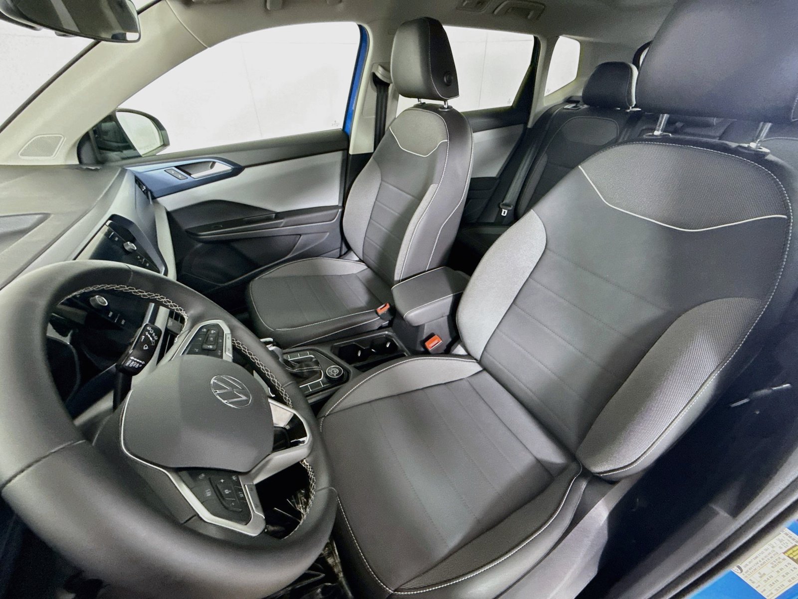 Certified 2023 Volkswagen Taos SE w/ Panoramic Sunroof Package AWD/4WD image 5