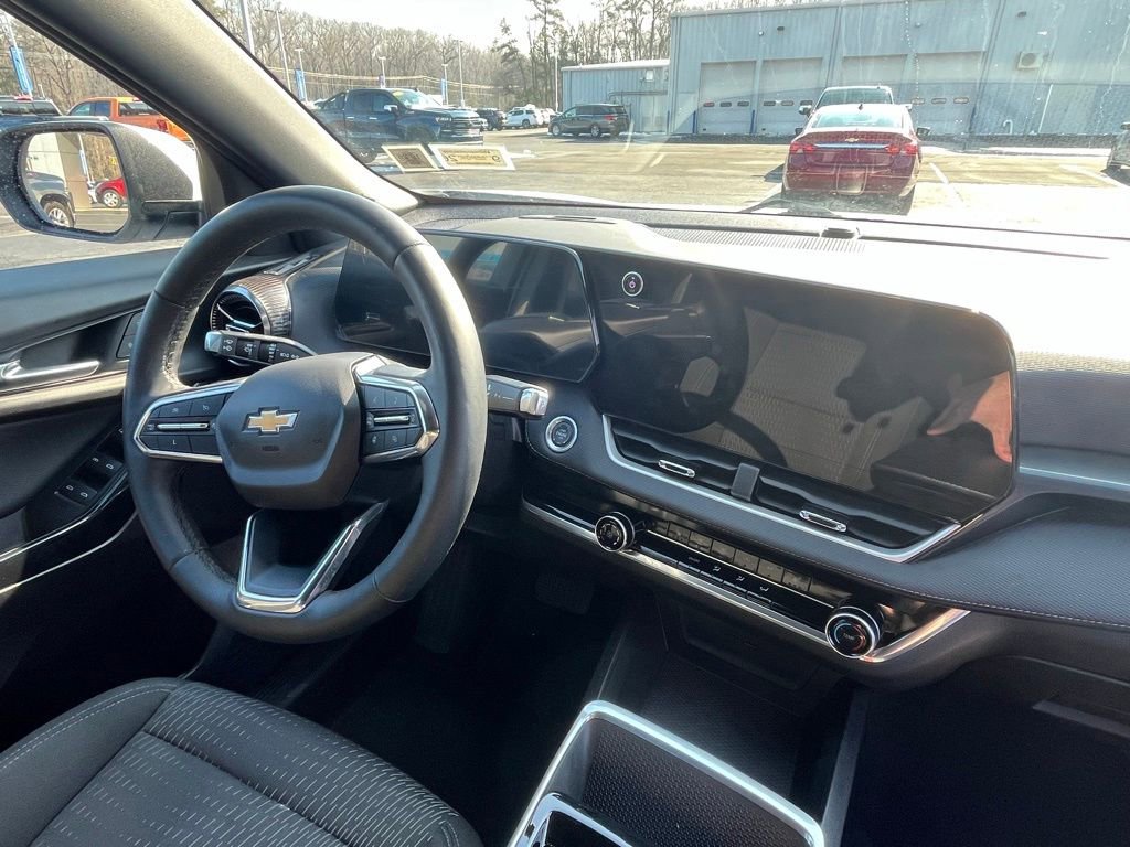 Used 2025 Chevrolet Equinox LT image 10