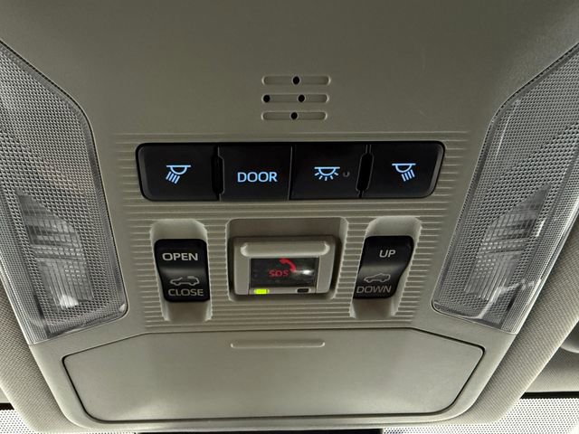 Used 2022 Toyota RAV4 XLE w/ Convenience Package FWD image 22