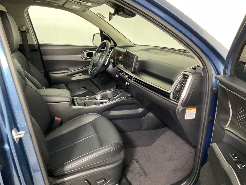 Used 2025 Kia Sorento EX w/ EX Panoramic Sunroof Package AWD/4WD image 27