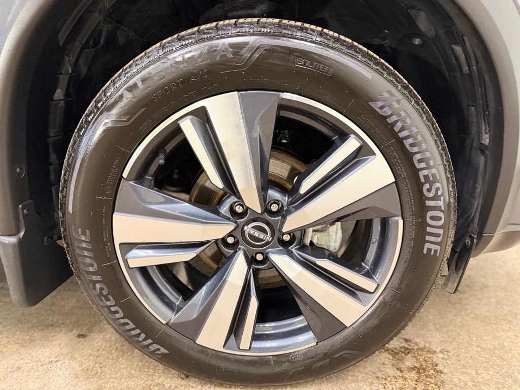 Used 2023 Nissan Rogue SL w/ SL Premium Package image 21