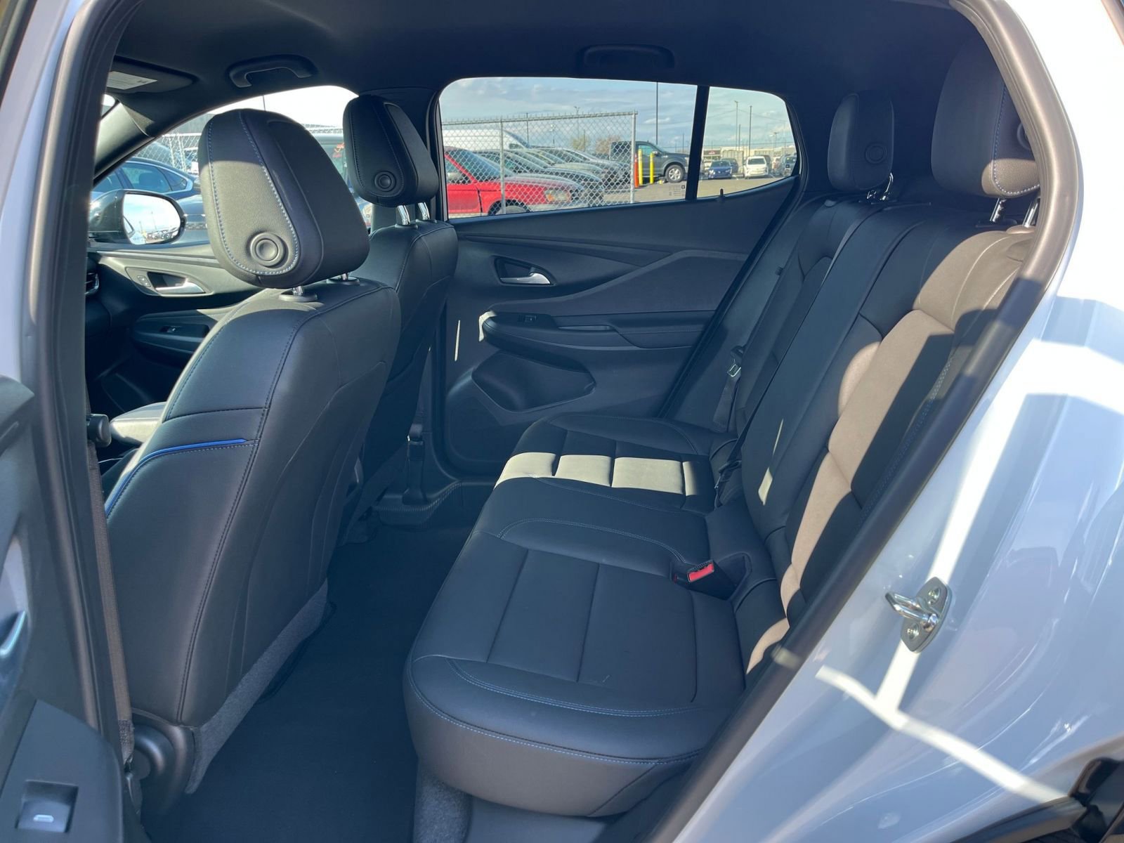 Used 2025 Buick Envista Sport Touring image 26