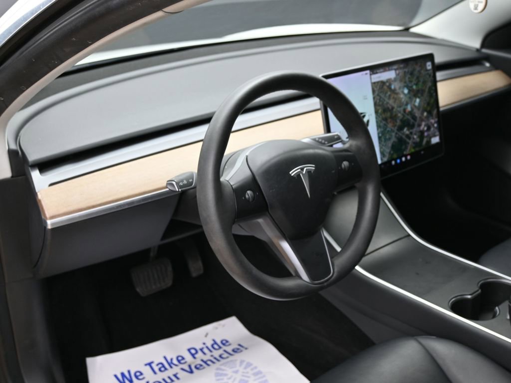 Used 2020 Tesla Model 3 Standard Range Plus image 11