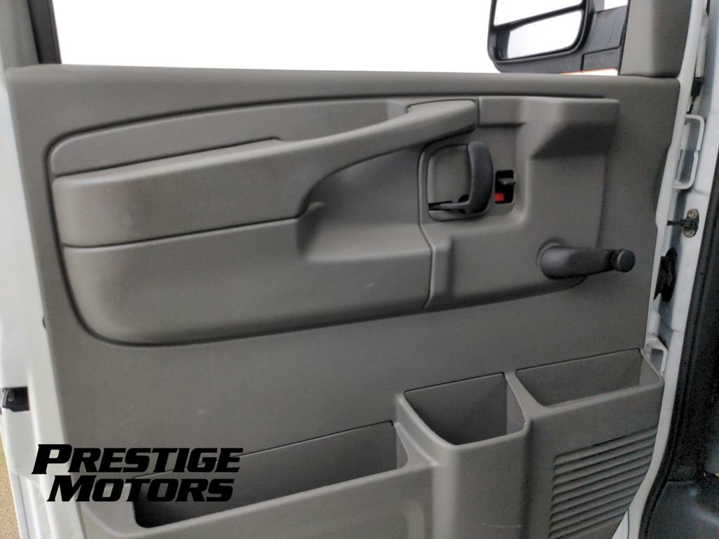 Used 2008 Chevrolet Express 1500 RWD image 19