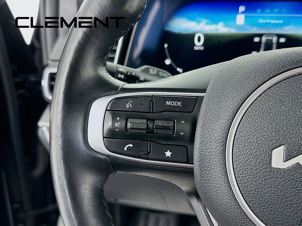 Used 2023 Kia Sportage SX image 16