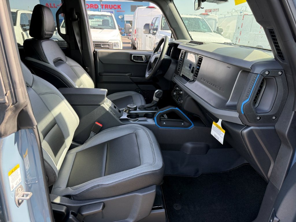 New 2024 Ford Bronco Black Diamond AWD/4WD image 21