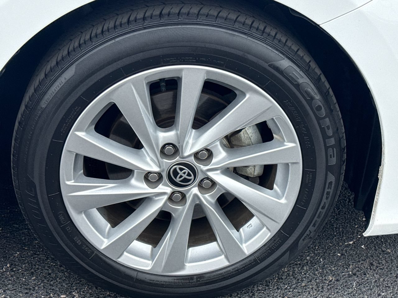 Used 2023 Toyota Camry LE FWD image 9