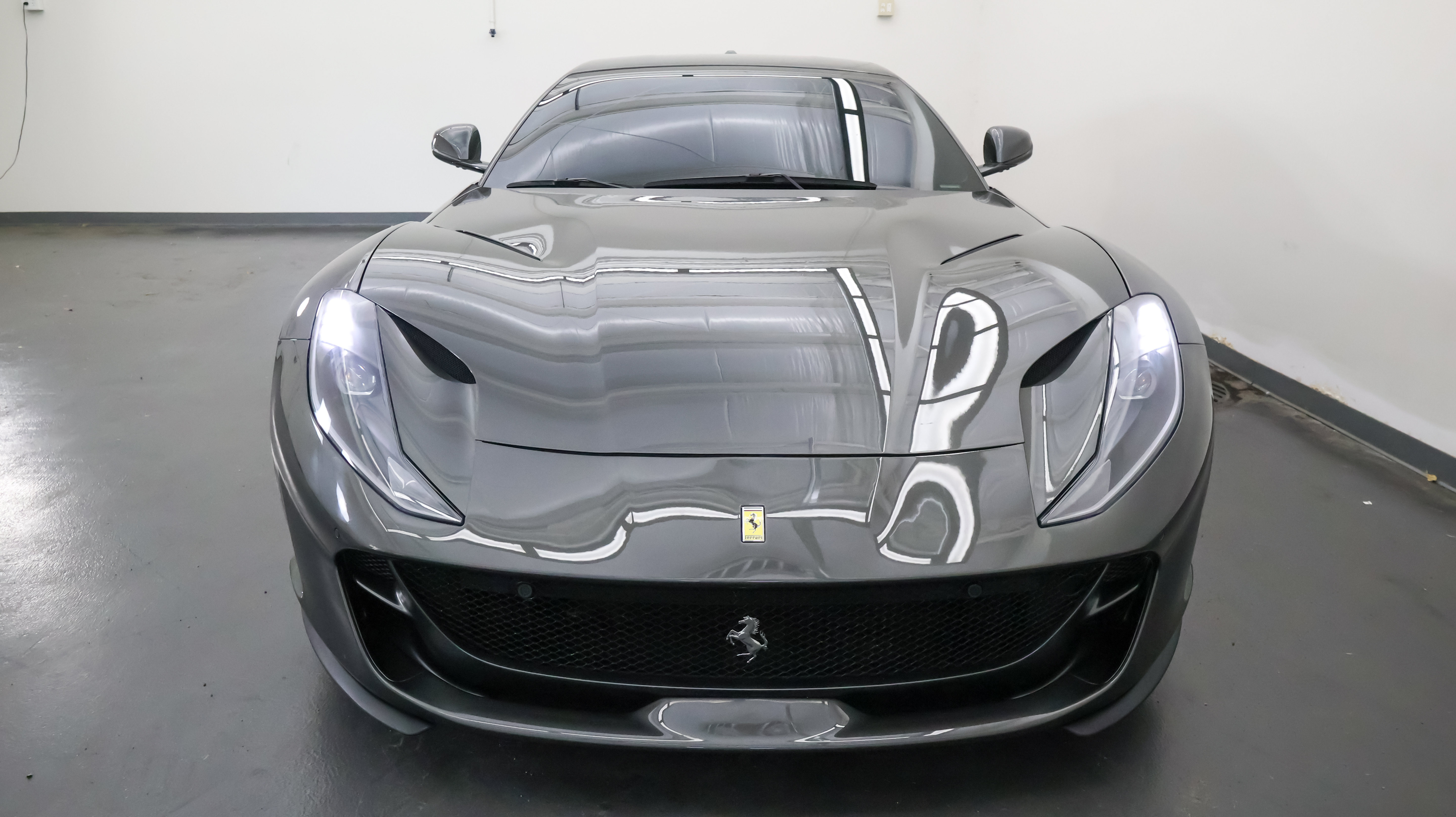 Used 2019 Ferrari 812 Superfast RWD image 8