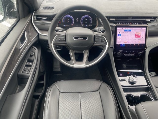 New 2025 Jeep Grand Cherokee L Limited w/ Luxury Tech Group II image 37