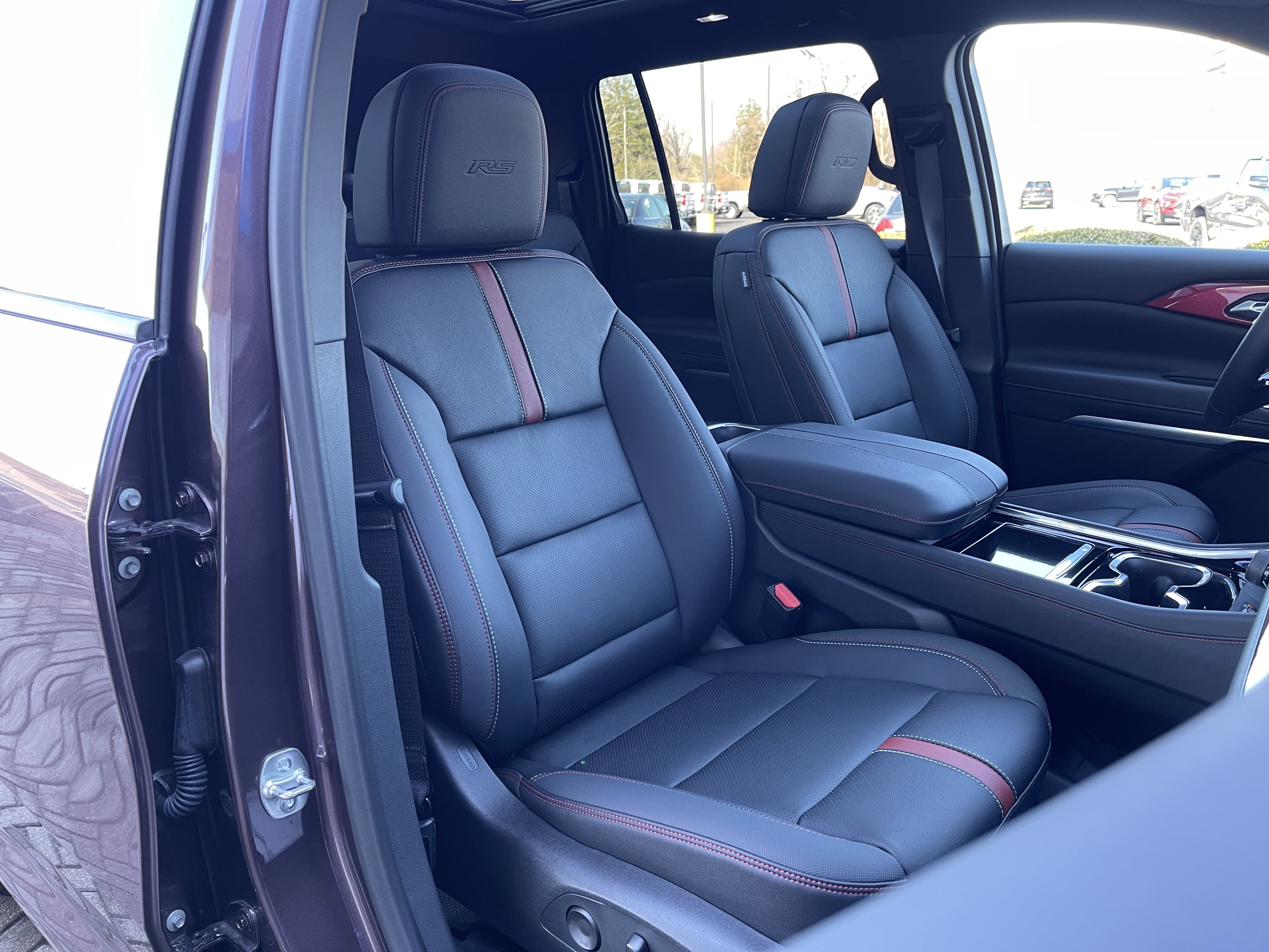 Used 2025 Chevrolet Traverse RS w/ LPO, Floor Liner Package image 40