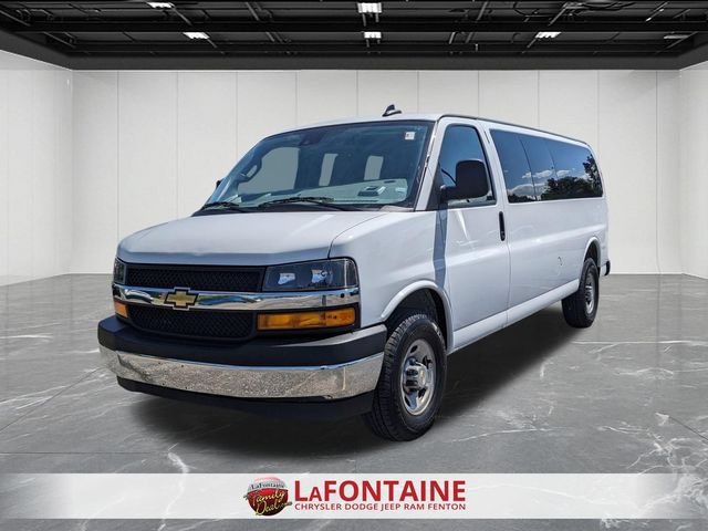 Used 2025 Chevrolet Express 3500 LT w/ LT Preferred Equipment Group RWD image 1