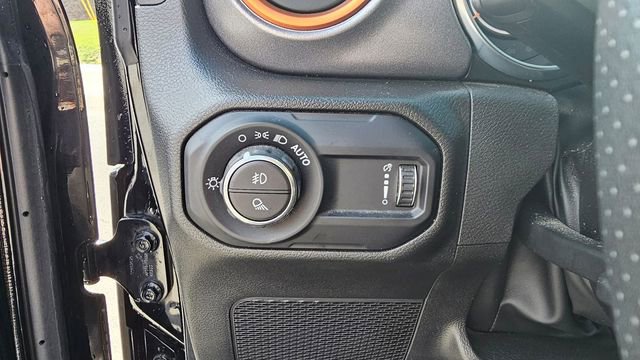 Used 2023 Jeep Gladiator Mojave w/ Cold Weather Group AWD/4WD image 8