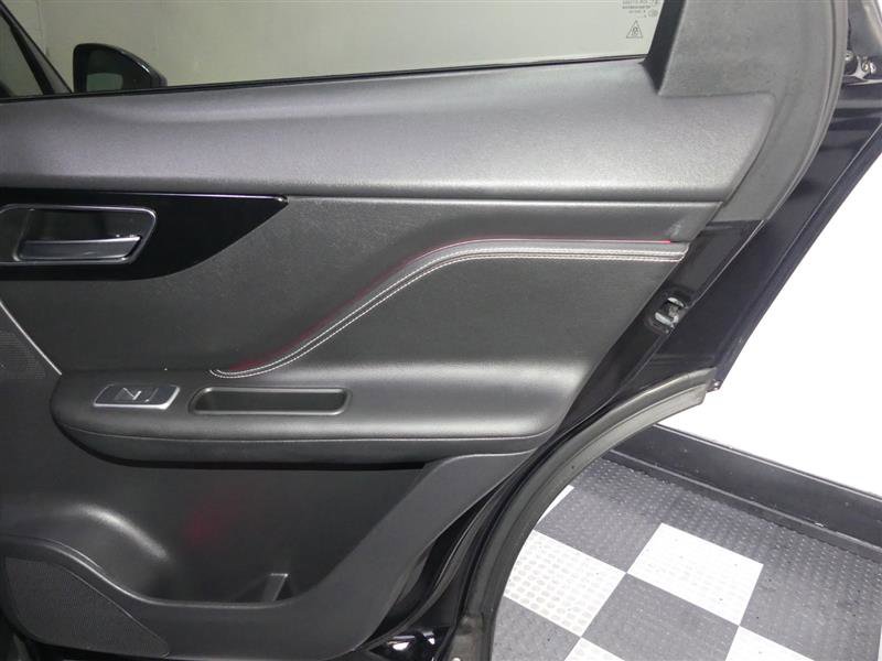 Used 2019 Jaguar F-PACE S image 27