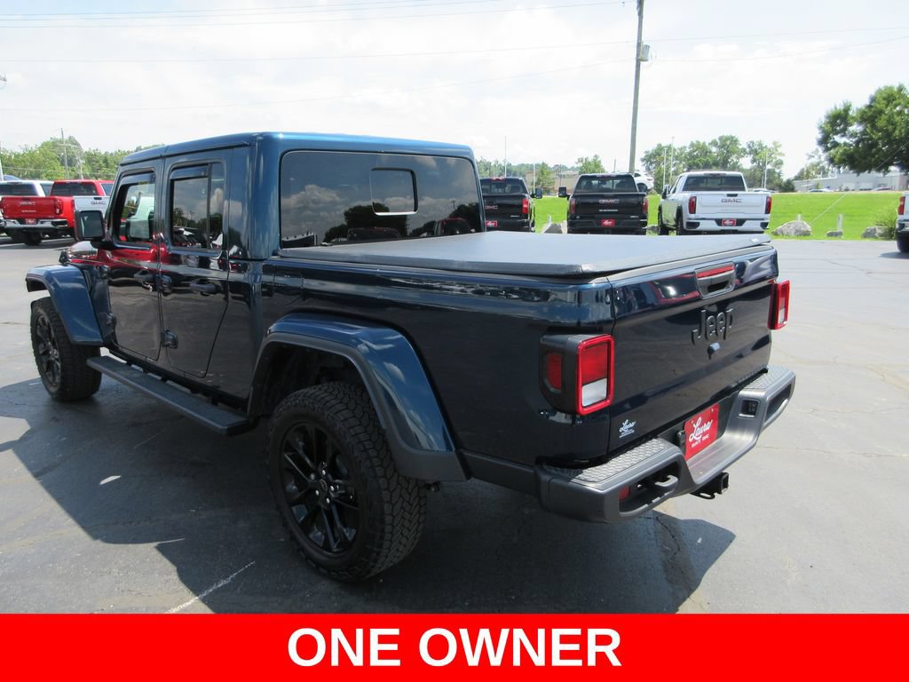 Used 2025 Jeep Gladiator Sport AWD/4WD image 11