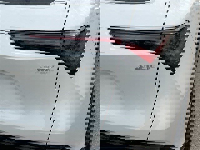 Used 2025 Acura ADX A-Spec image 7