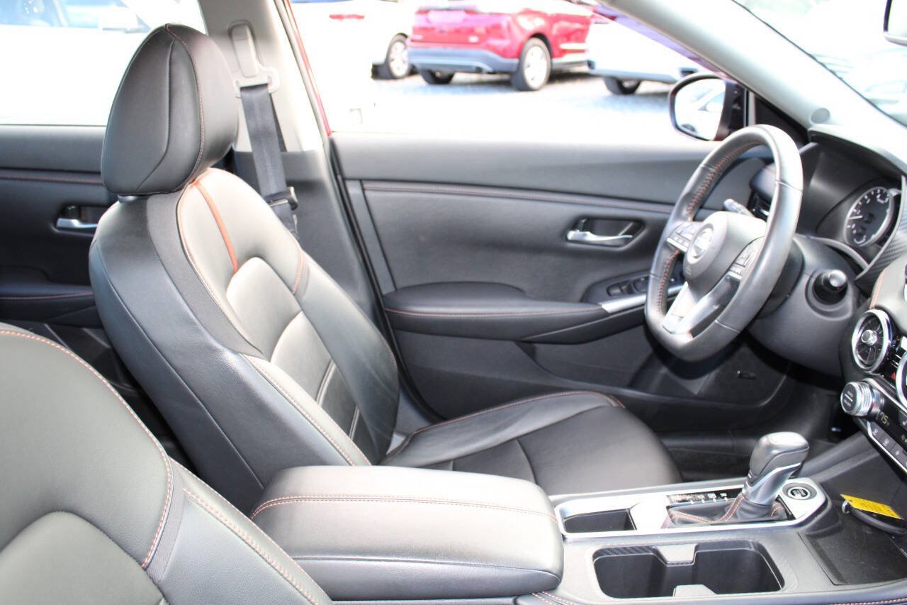 Used 2021 Nissan Sentra SR w/ SR Premium Package FWD image 11