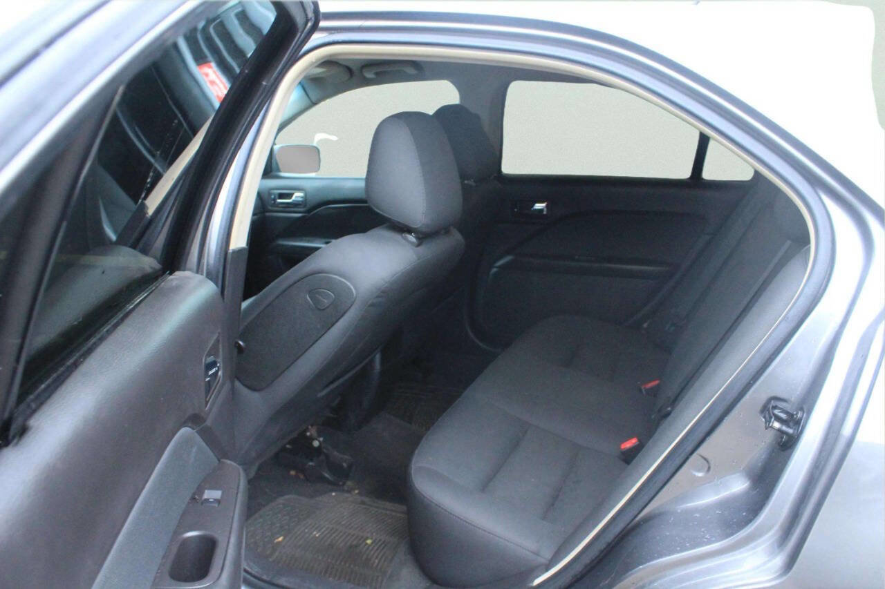Used 2010 Ford Fusion SE image 5