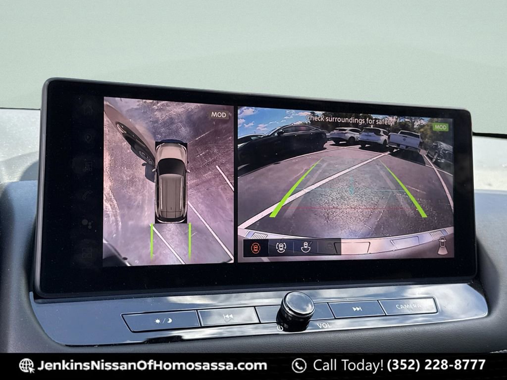 Used 2025 Nissan Rogue Platinum w/ Tech Package image 36