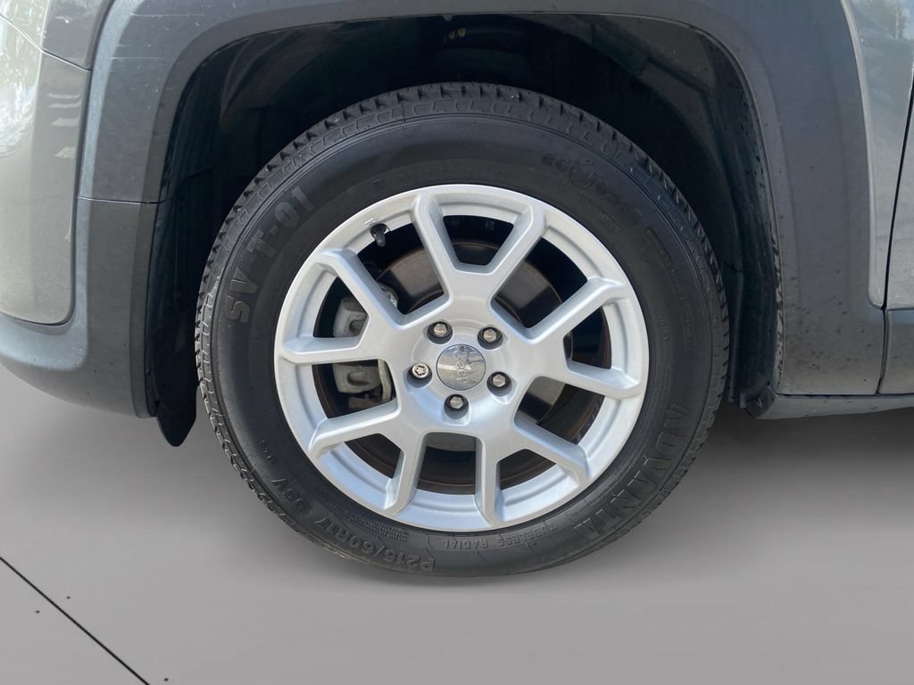 Used 2021 Jeep Renegade Latitude FWD image 12