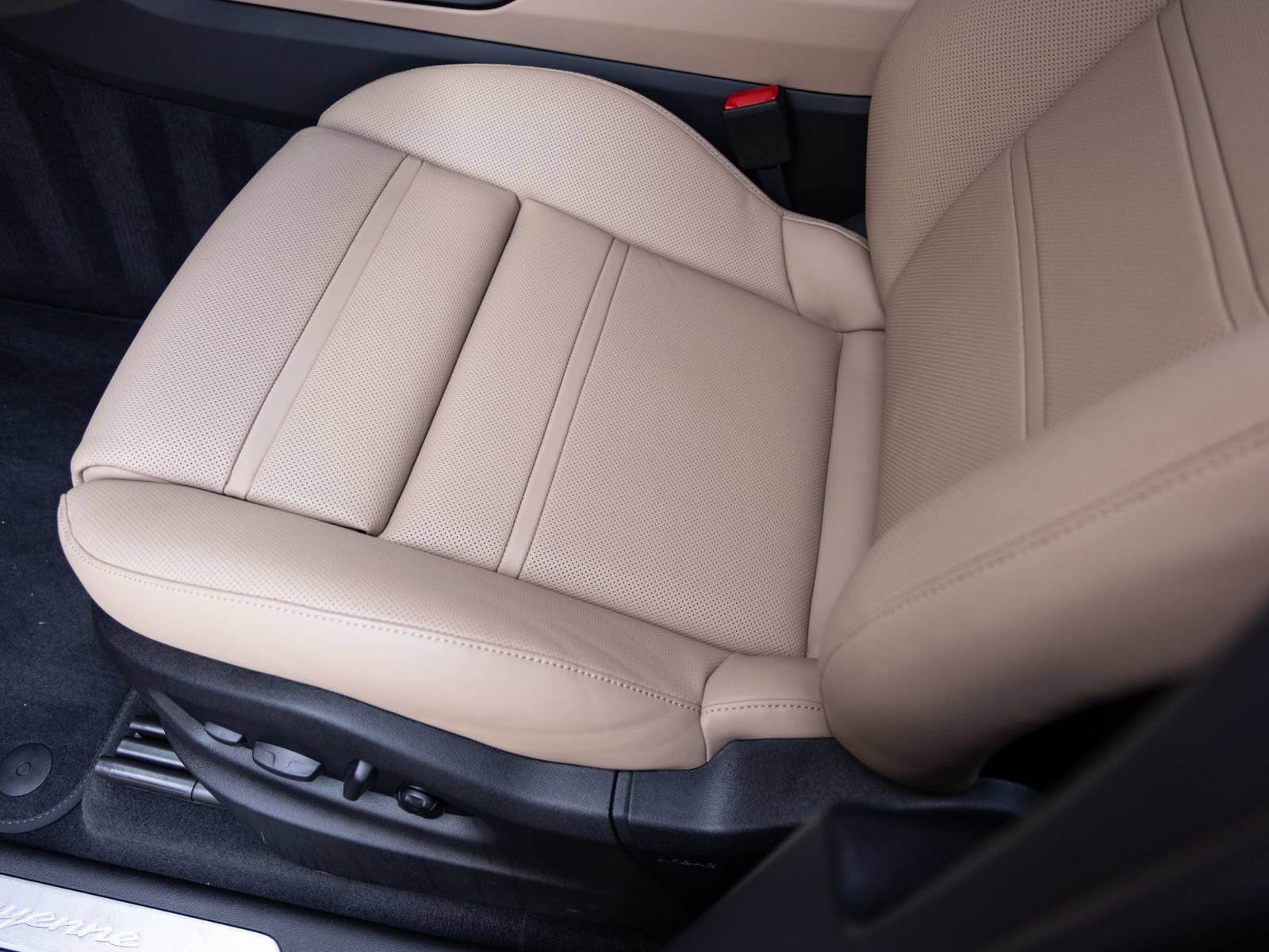 New 2026 Porsche Cayenne AWD/4WD image 22