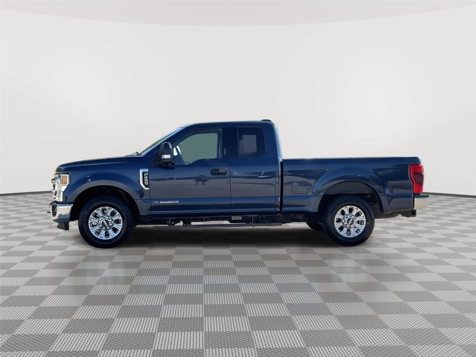 Certified 2020 Ford F250 XLT w/ XLT Value Package RWD image 2
