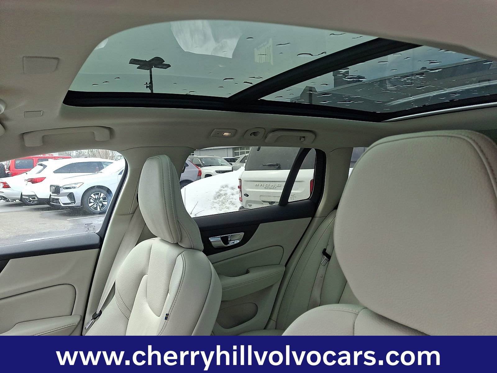 Certified 2023 Volvo V60 B5 Cross Country Plus w/ Climate Package image 15