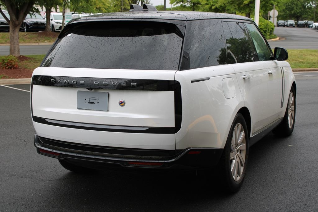 Used 2024 Land Rover Range Rover SE AWD/4WD image 5