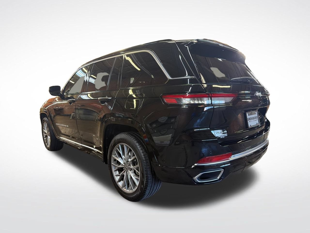 Used 2025 Jeep Grand Cherokee Summit AWD/4WD image 3
