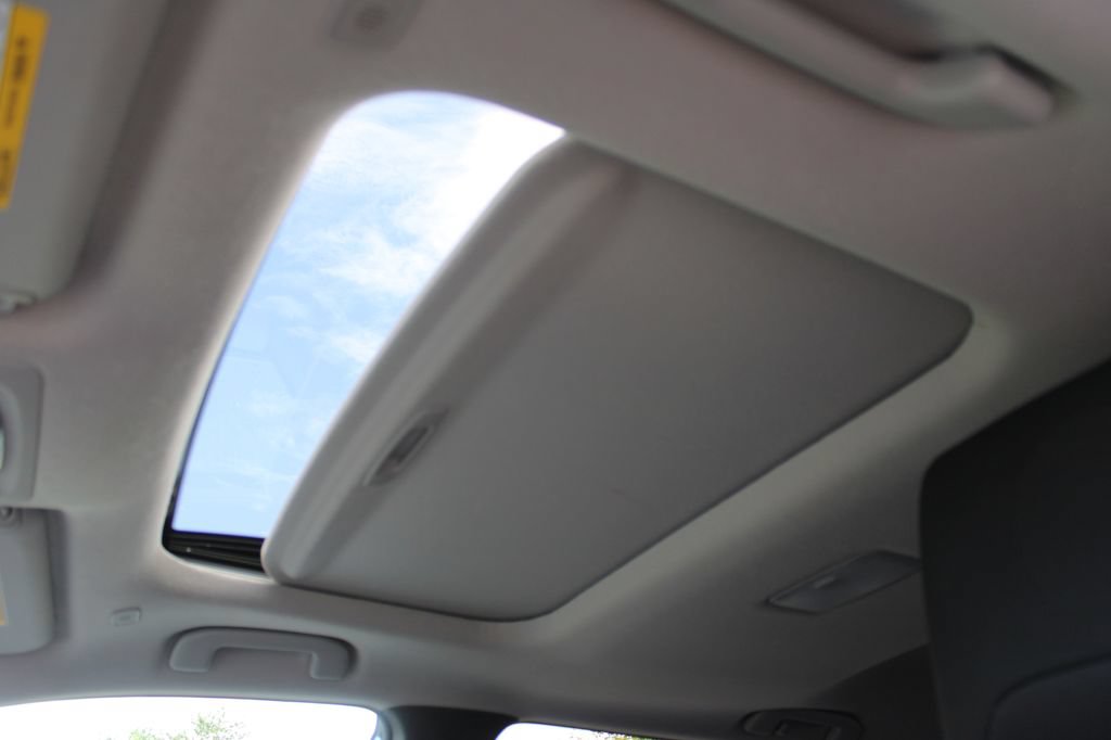 Used 2023 Toyota Corolla Cross LE w/ Moonroof Package AWD/4WD image 31