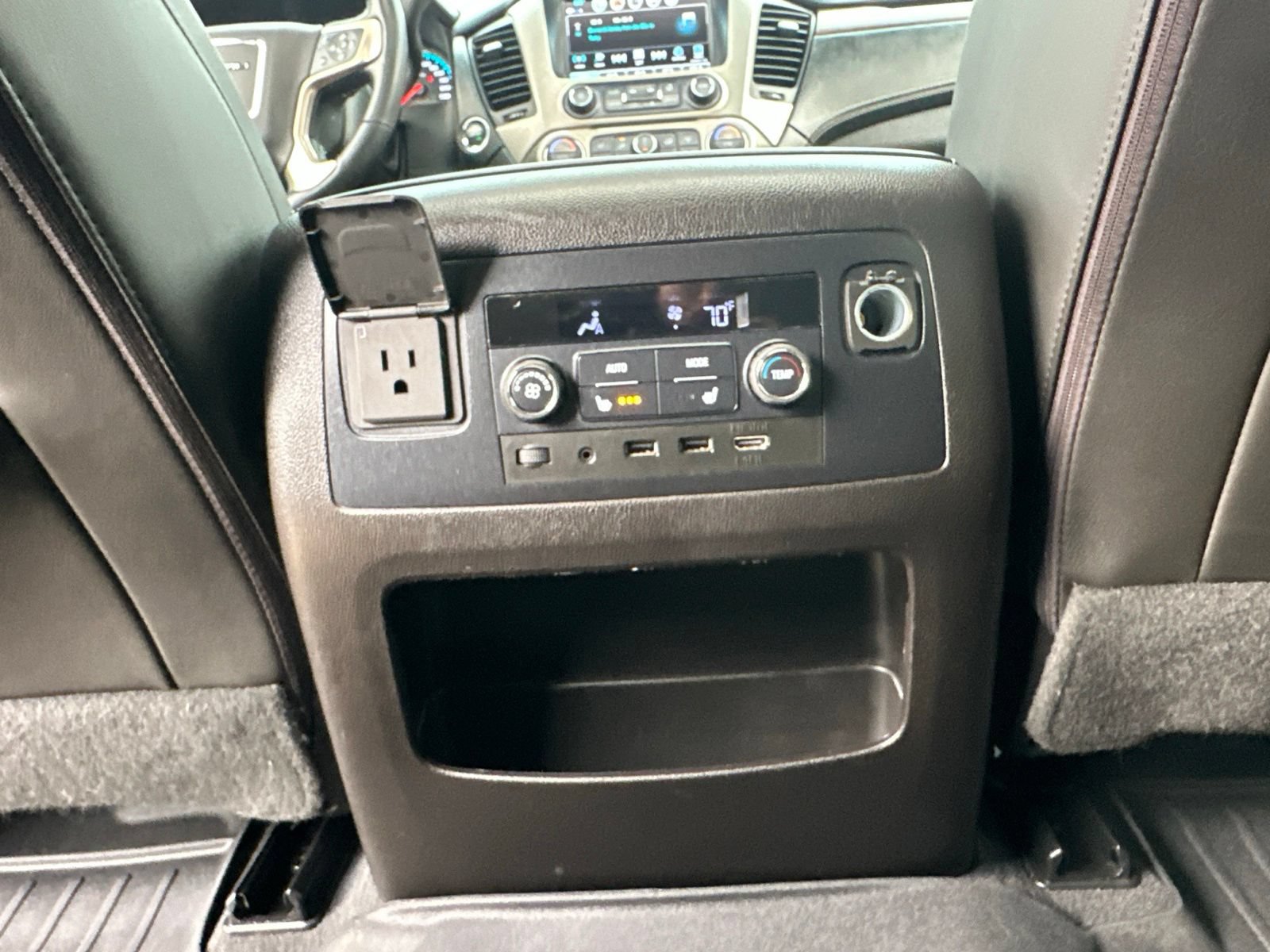 Used 2019 GMC Yukon Denali w/ Denali Ultimate Black Edition AWD/4WD image 25