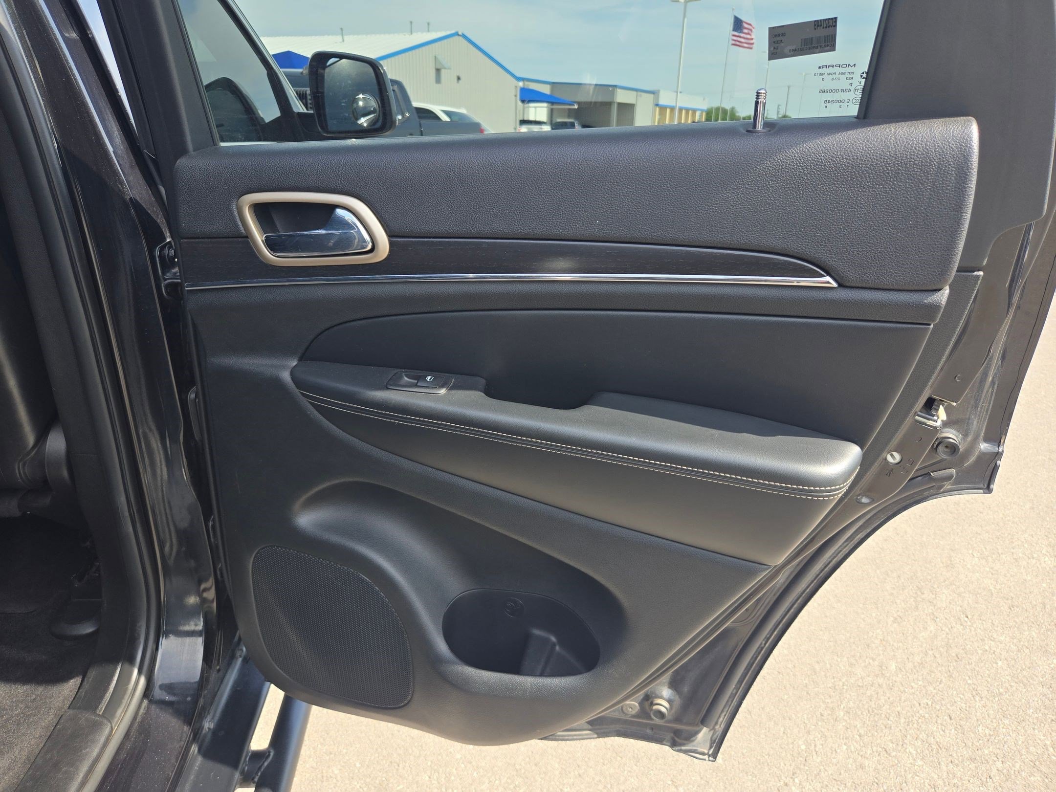 Used 2014 Jeep Grand Cherokee Limited w/ Luxury Group II AWD/4WD image 23