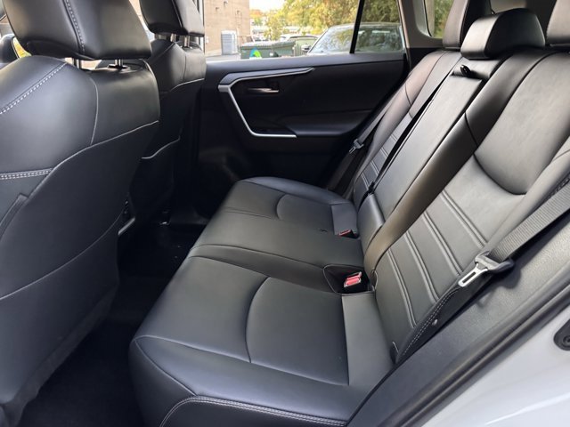 Used 2021 Toyota RAV4 XLE Premium image 58