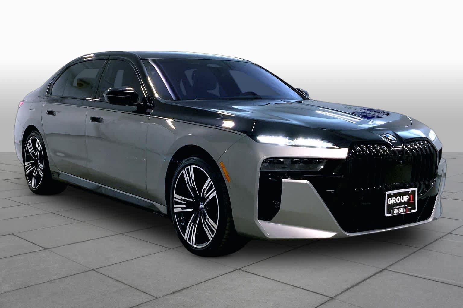 Used 2023 BMW 760i xDrive AWD/4WD image 4