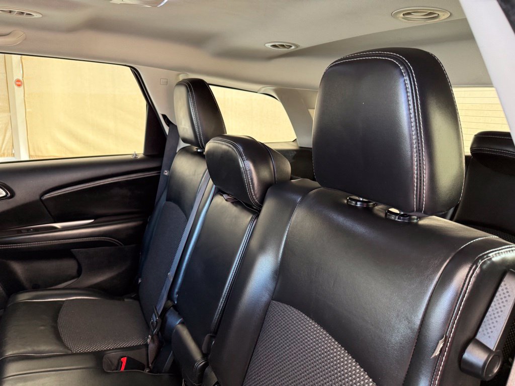 Used 2019 Dodge Journey Crossroad w/ Driver Convenience Group FWD image 23