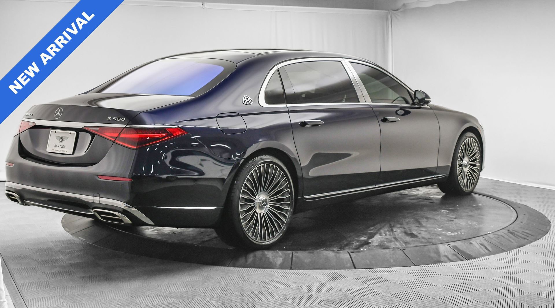 Used 2025 Mercedes-Benz Maybach S 580 4MATIC image 9