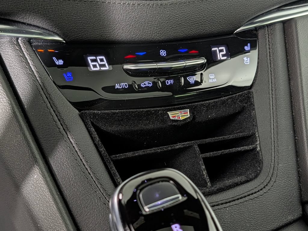 Used 2022 Cadillac XT5 Premium Luxury w/ Technology Package FWD image 32