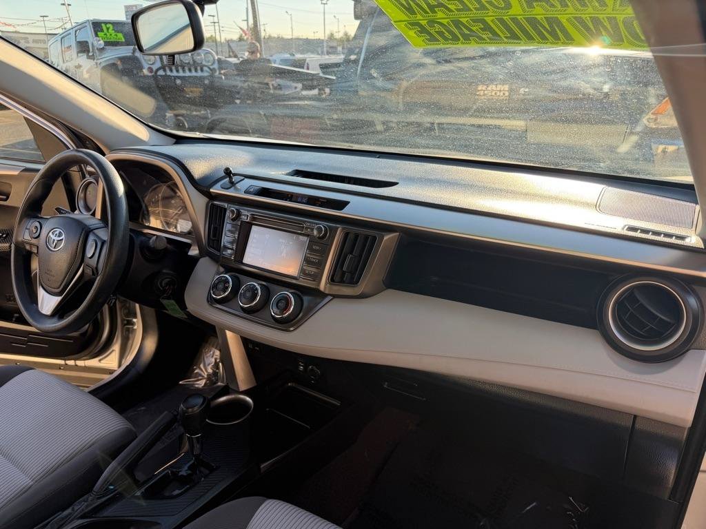 Used 2014 Toyota RAV4 LE FWD image 18