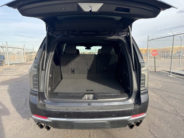 Used 2025 Chevrolet Suburban Premier image 8