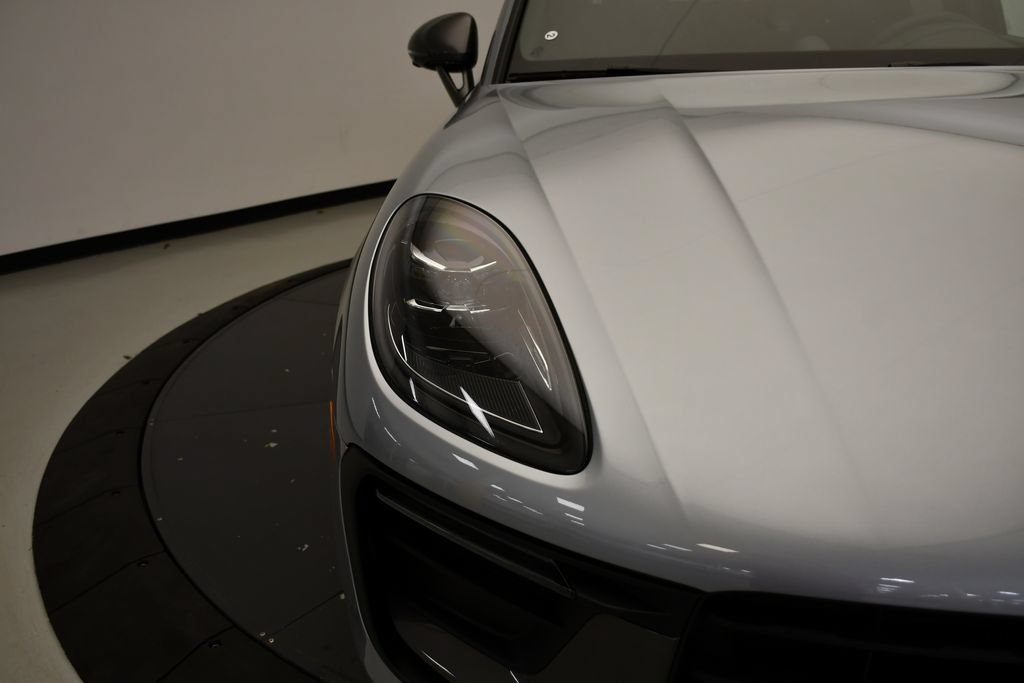 Certified 2026 Porsche Macan Turbo AWD/4WD image 14