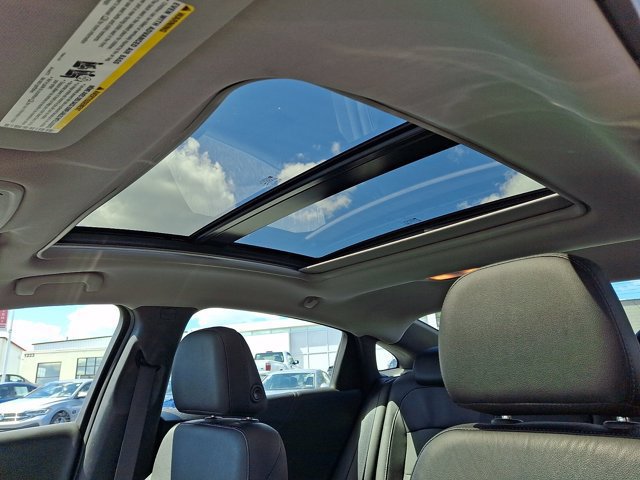 Used 2019 Chevrolet Malibu Premier w/ Sun and Wheel Package FWD image 18