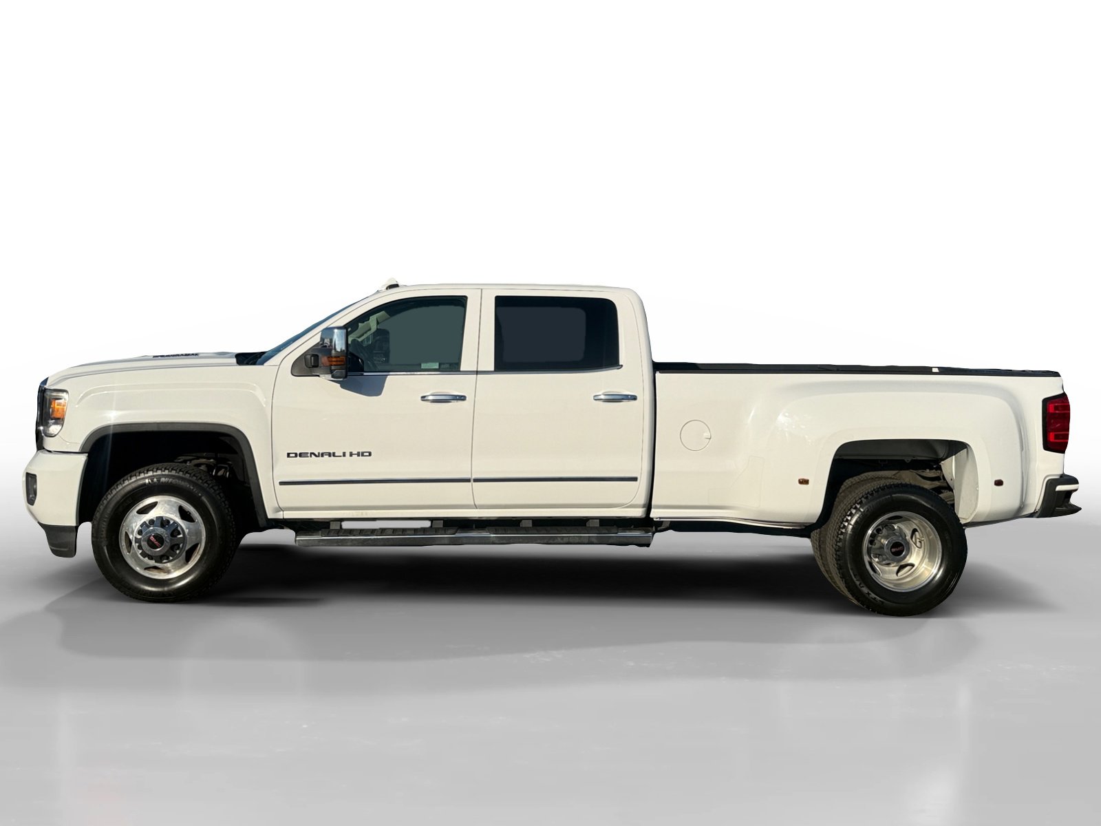 Used 2015 GMC Sierra 3500 Denali w/ Duramax Plus Package image 2