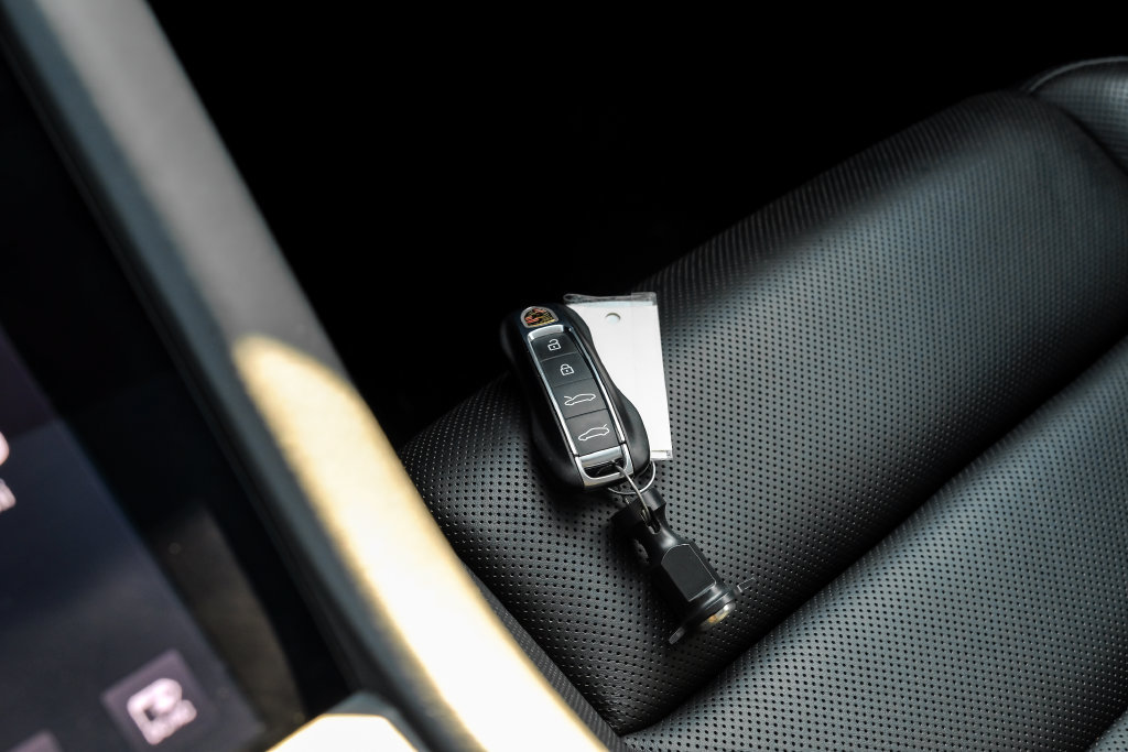 Used 2022 Porsche Taycan GTS AWD/4WD image 62