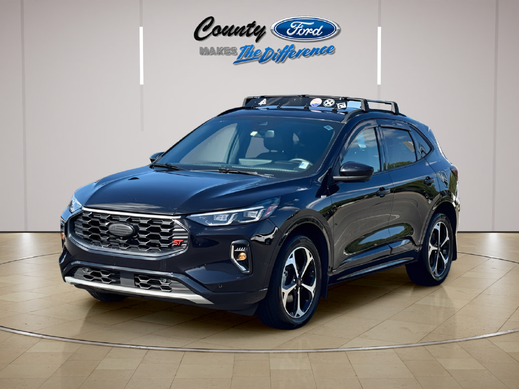 Used 2023 Ford Escape ST-Line Elite w/ Premium Technology Package AWD/4WD image 2