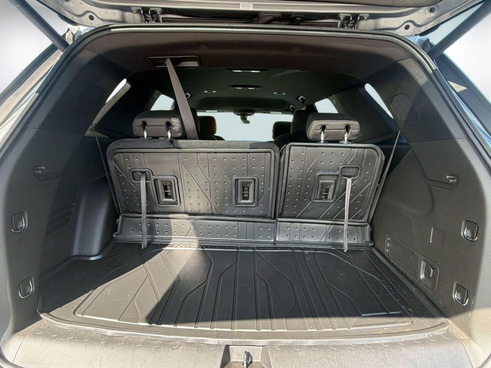 Used 2023 Chevrolet Traverse LT w/ LPO, Floor Liner Package AWD/4WD image 21