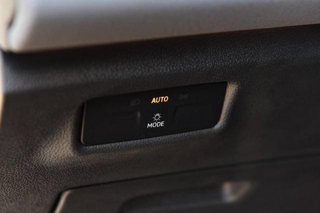 New 2026 Volkswagen Tiguan SE R-Line AWD/4WD image 11