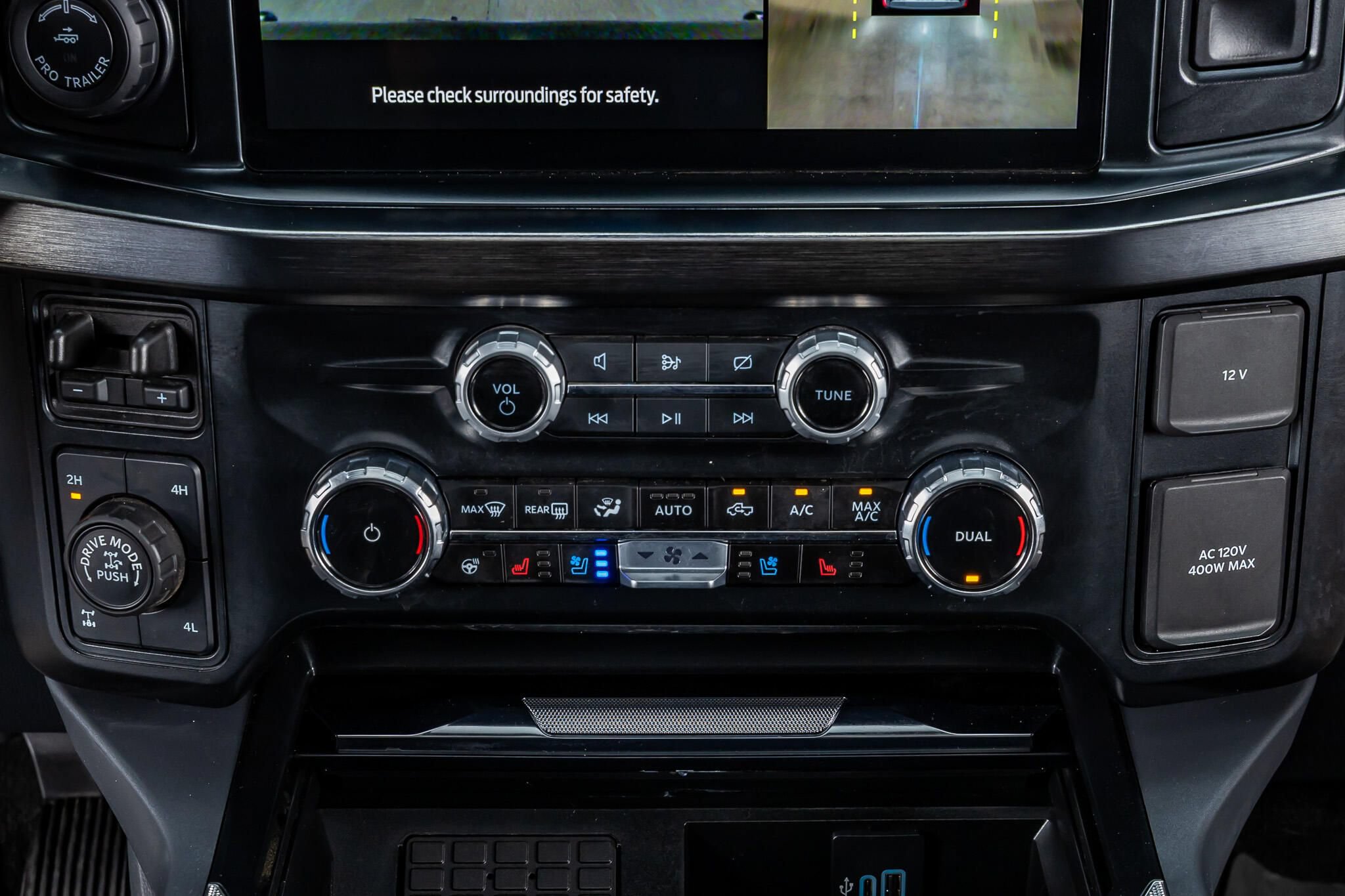Used 2024 Ford F250 Lariat w/ Lariat Ultimate Package AWD/4WD image 26