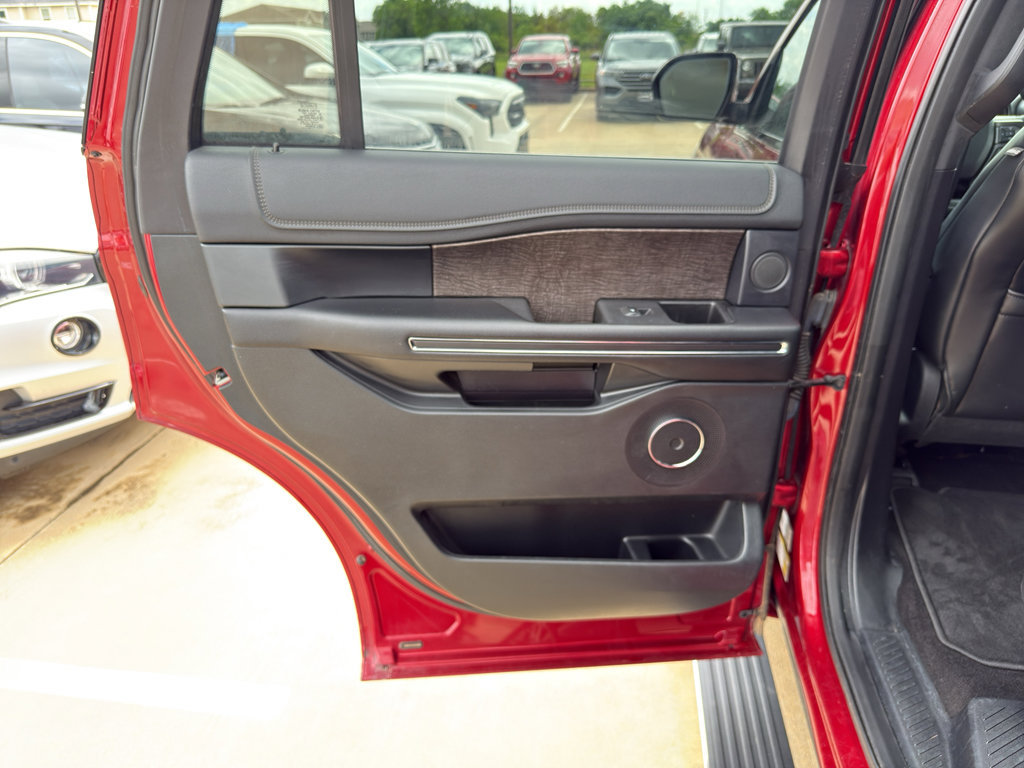 Used 2018 Ford Expedition Limited w/ Equipment Group 301A RWD image 22