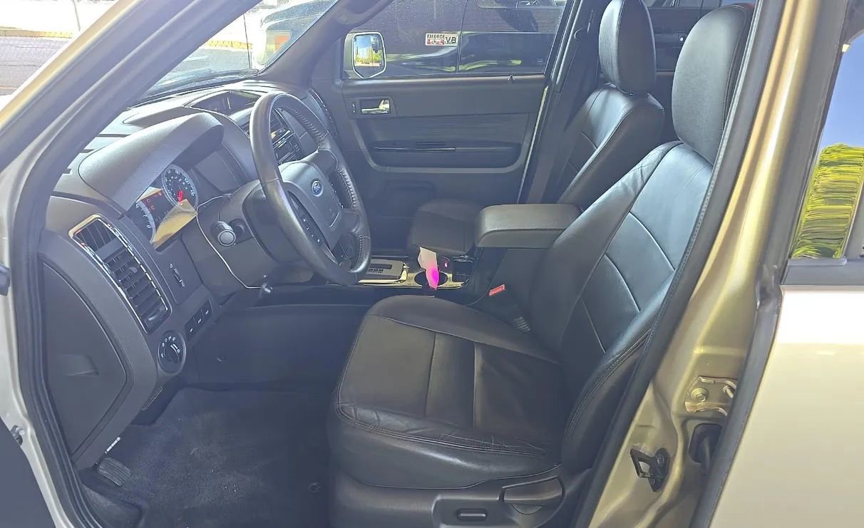Used 2010 Ford Escape Limited AWD/4WD image 5