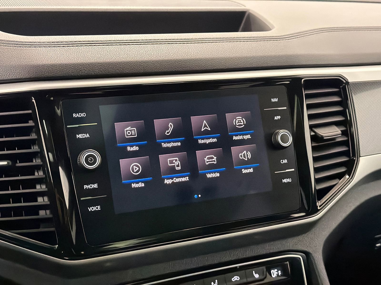 Used 2021 Volkswagen Atlas Cross Sport SEL image 26